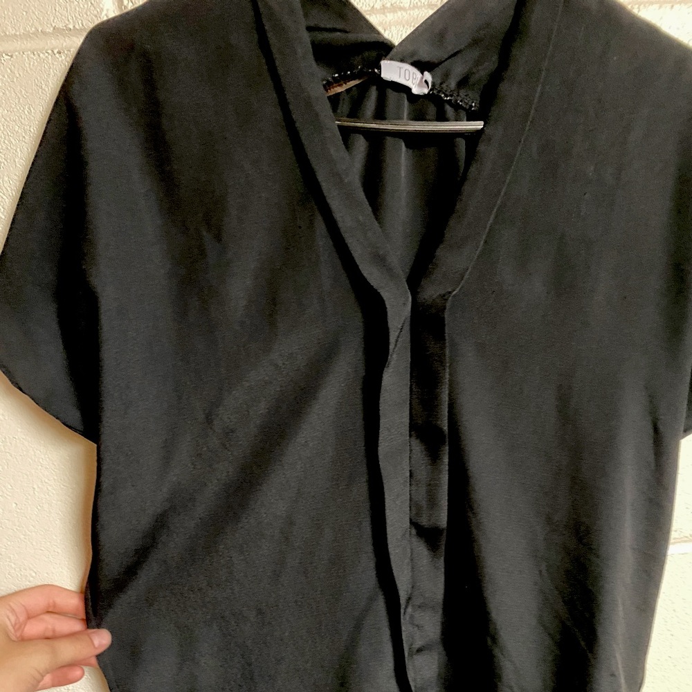 Tobi Black Slouchy V-Neck Top With a Textured Seam Down the Front, Size Small
